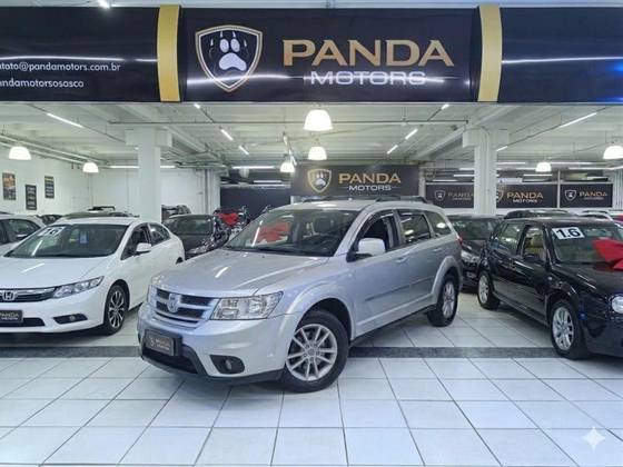 FIAT FREEMONT 2.4 EMOTION 16V GASOLINA 4P AUTOMÁTICO